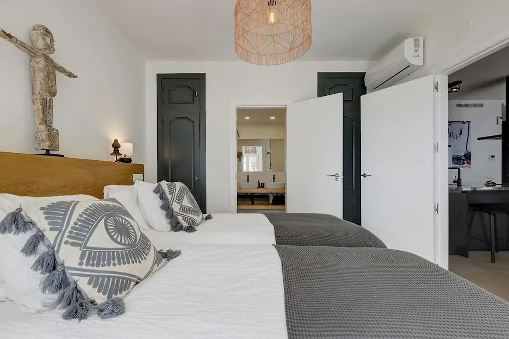 Renovated Apt Aranja: With Big Balcony And Sea View Estepona Apartment