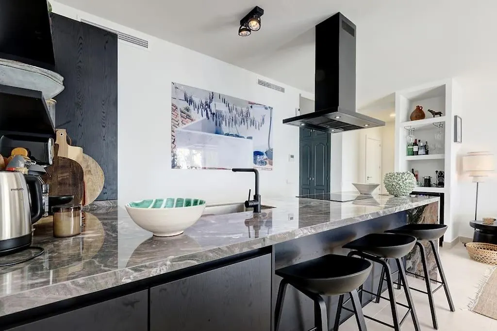 Renovated Apt Aranja: With Big Balcony And Sea View Estepona 0*,