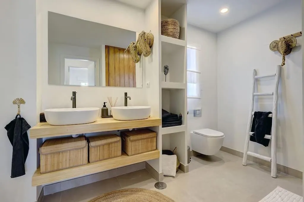 Renovated Apt Aranja: With Big Balcony And Sea View Estepona